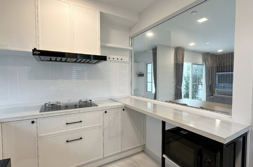 House with Shared Pool in Bangnatrad 